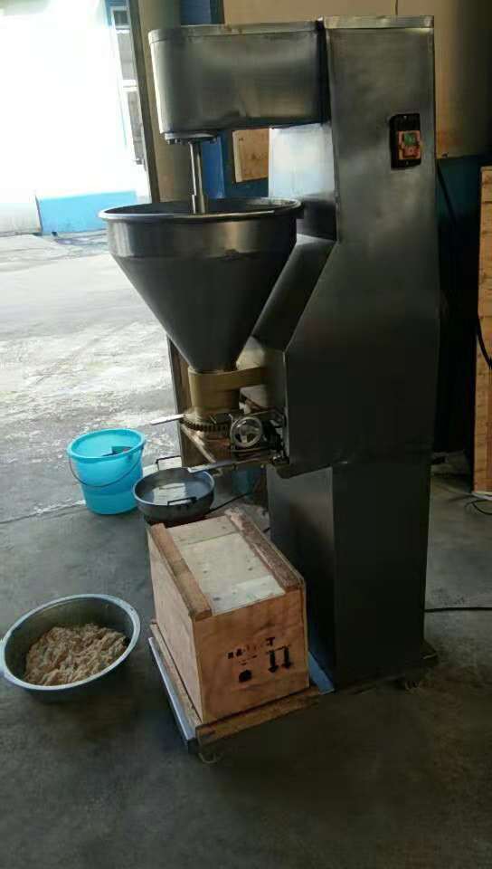 牛肉丸子加工成套設(shè)備 新型魚(yú)丸加工成套設(shè)備 雙調(diào)速肉丸成型機(jī)