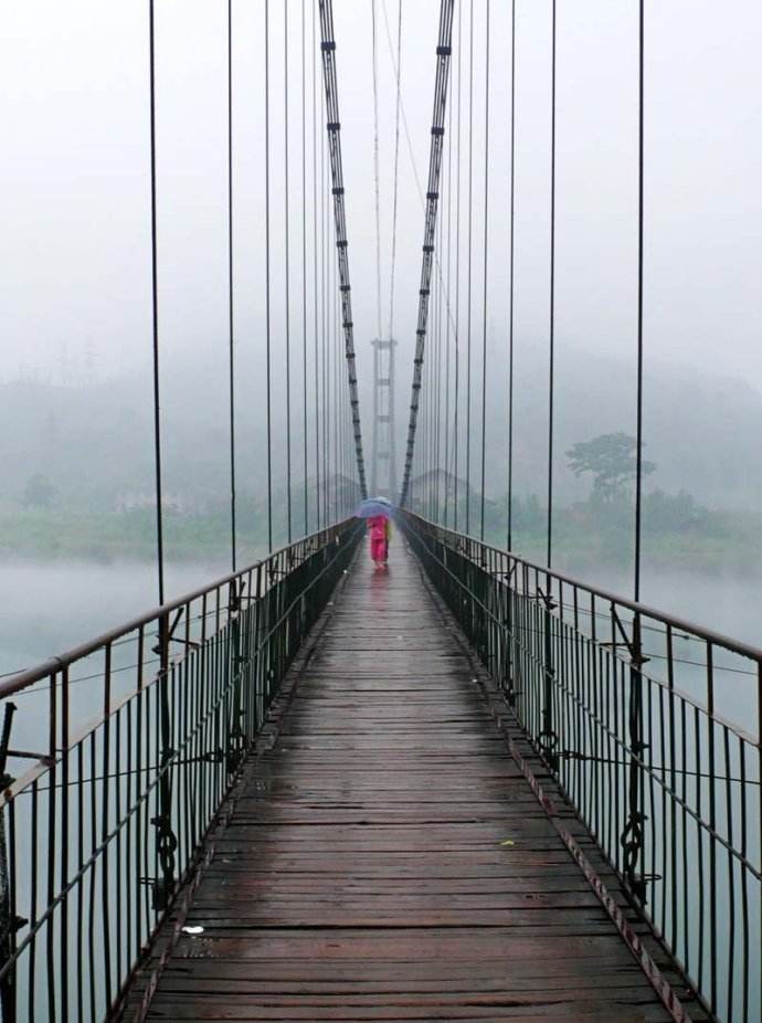 玻璃吊橋廠家_空中吊橋聯(lián)系電話