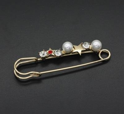 *胸章定制，鏤空花朵胸針制作，禮服制作胸針廠