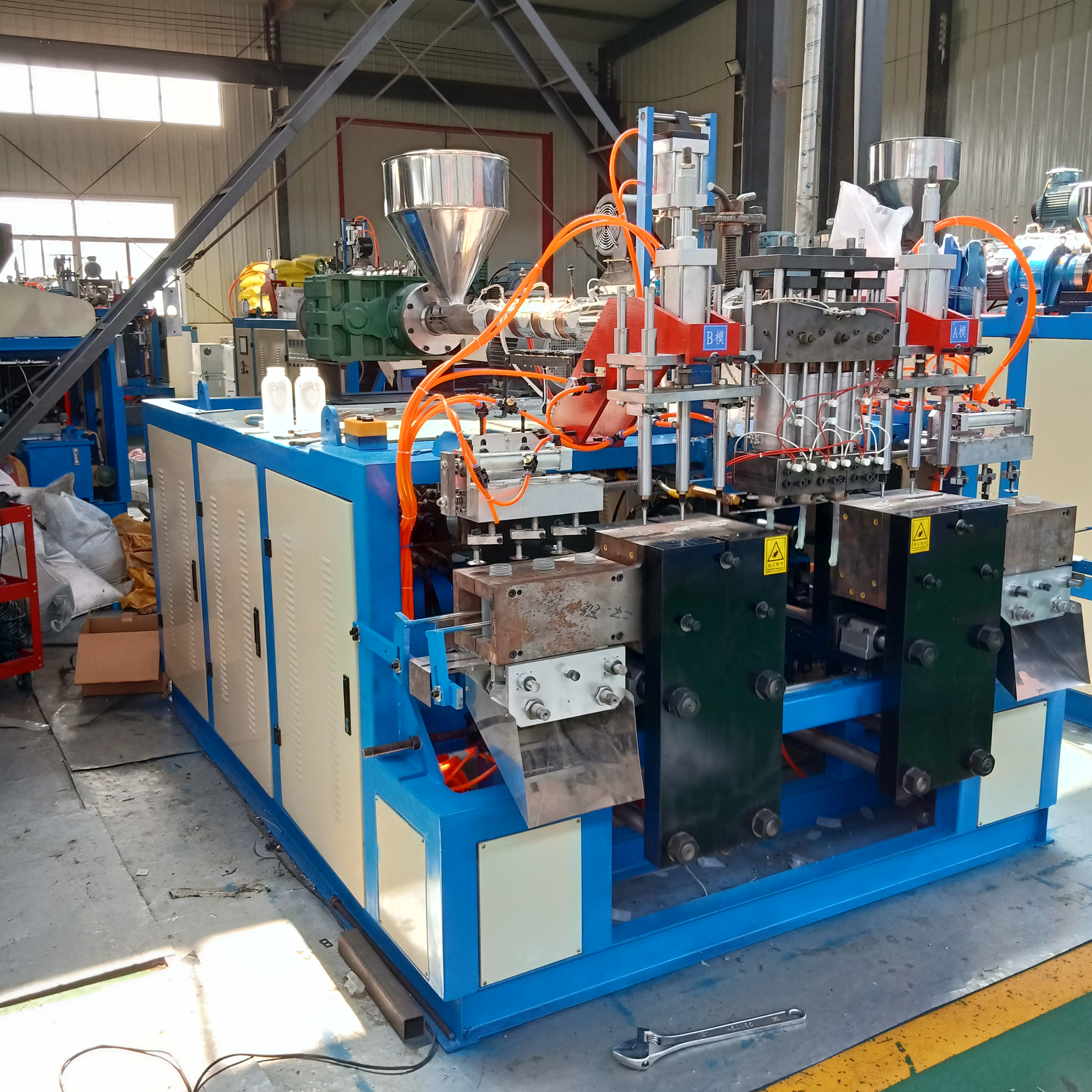 河北滄州 全自動吹瓶機(jī)全自動吹塑機(jī)生產(chǎn)廠家