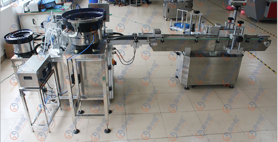 全自動(dòng)灌裝機(jī) 全自動(dòng)灌裝機(jī)生產(chǎn)價(jià) 全自動(dòng)灌裝機(jī)哪家好 全自動(dòng)理瓶灌裝鎖蓋三合一灌裝機(jī)眼藥水精油灌裝生產(chǎn)線可配貼標(biāo)機(jī)