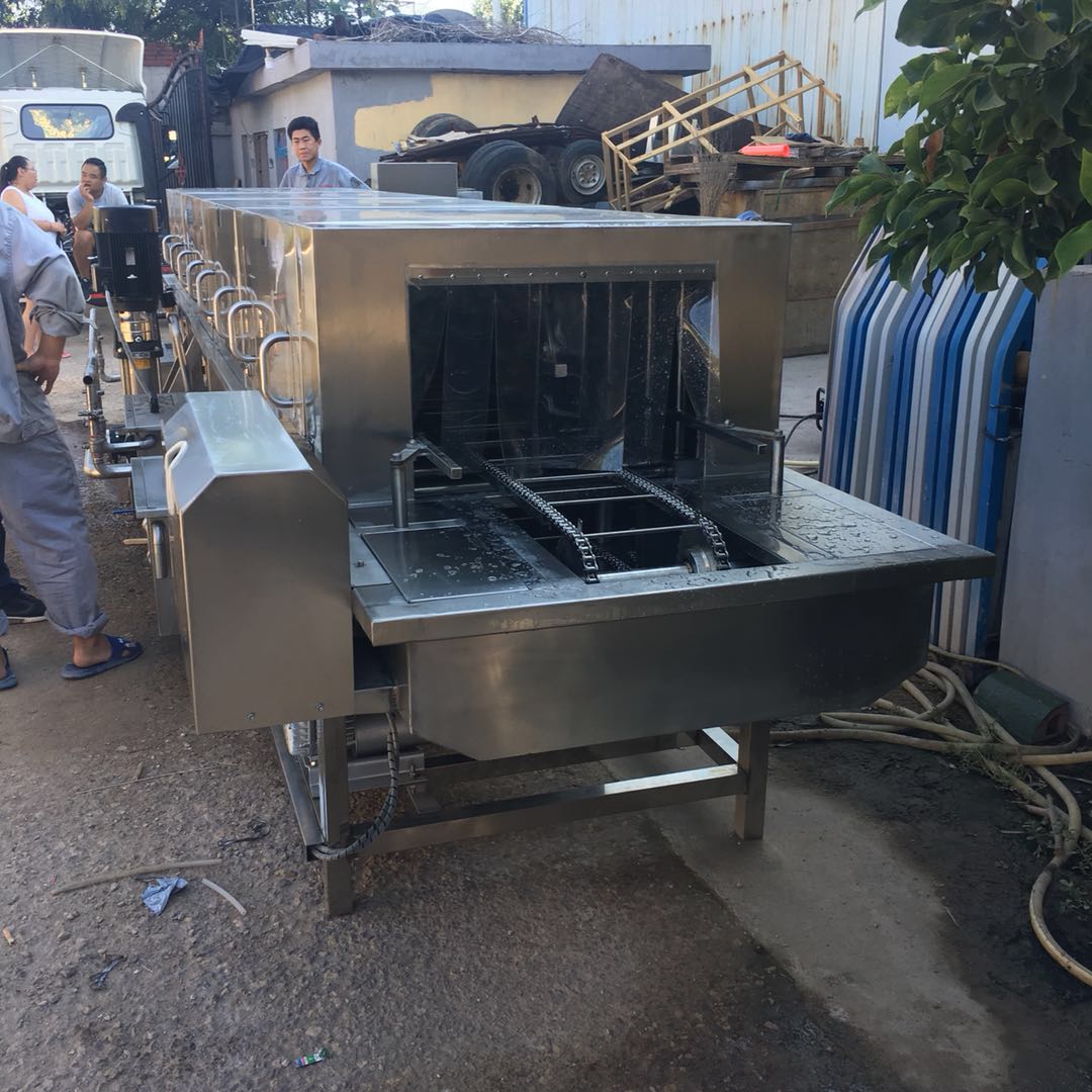 洗筐機廠家  山東周轉(zhuǎn)筐清洗機廠家  周轉(zhuǎn)筐清洗機哪家好