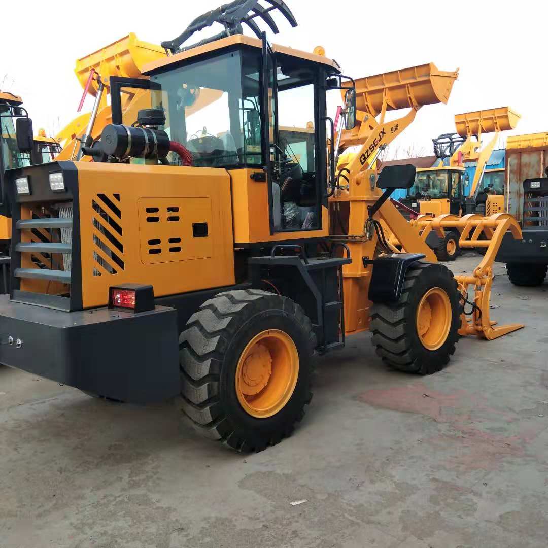 小輪邊夾木機(jī)、抓蔗機(jī)榮裝制造張合力大，四驅(qū)動(dòng)力強(qiáng)勁  中輪邊夾木機(jī)、抓蔗機(jī)榮裝制造