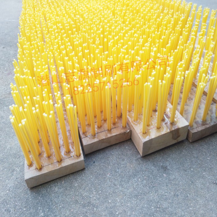 超耐磨草坪刷草機(jī)配件毛刷足球場跑道草坪刷子人造草坪沖刷毛刷