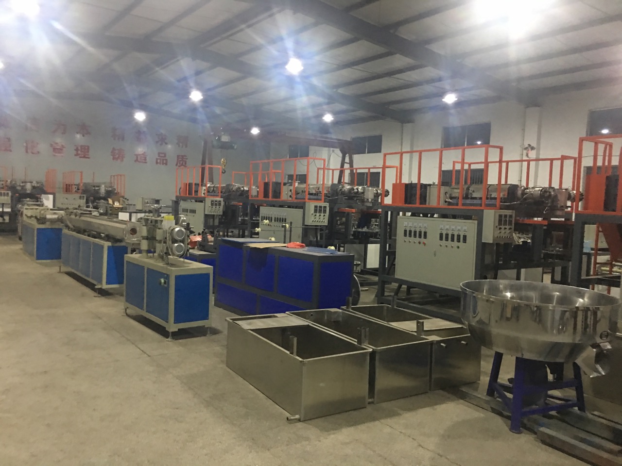 PE管拉管機(jī)PE管生產(chǎn)線