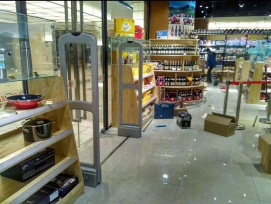 服裝店防盜器安裝 服裝防盜器價(jià)格 賣場防盜器廠家批發(fā)