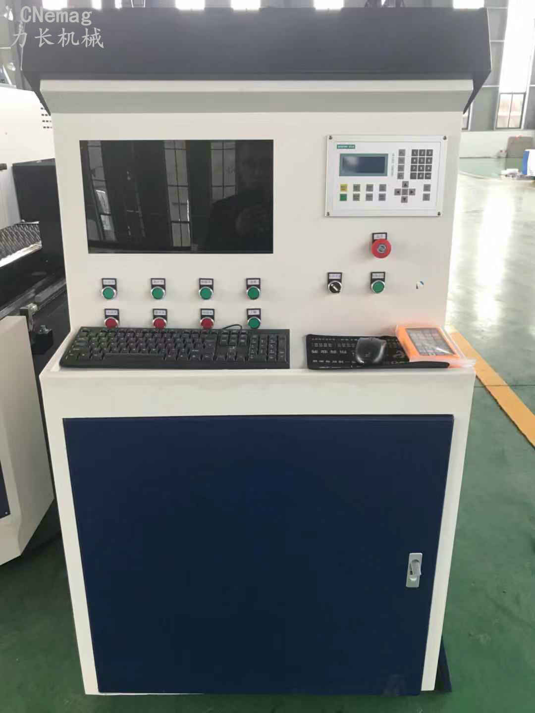 直銷激光切割機(jī) 500W開放式高速型光纖切割機(jī)金屬鋼板不銹鋼  廠家直銷 激光切割機(jī)生產(chǎn)商