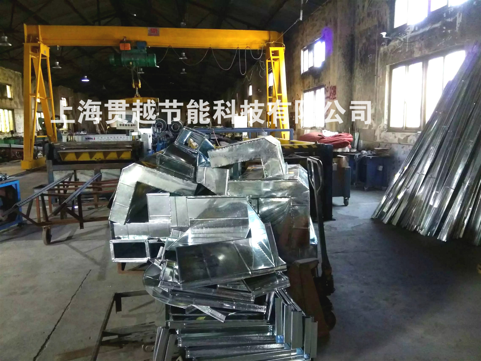 上海共板矩形風(fēng)管通風(fēng)管道排煙管道廠家。廢氣風(fēng)管除塵風(fēng)管廠。鍍鋅風(fēng)管配件加工廠
