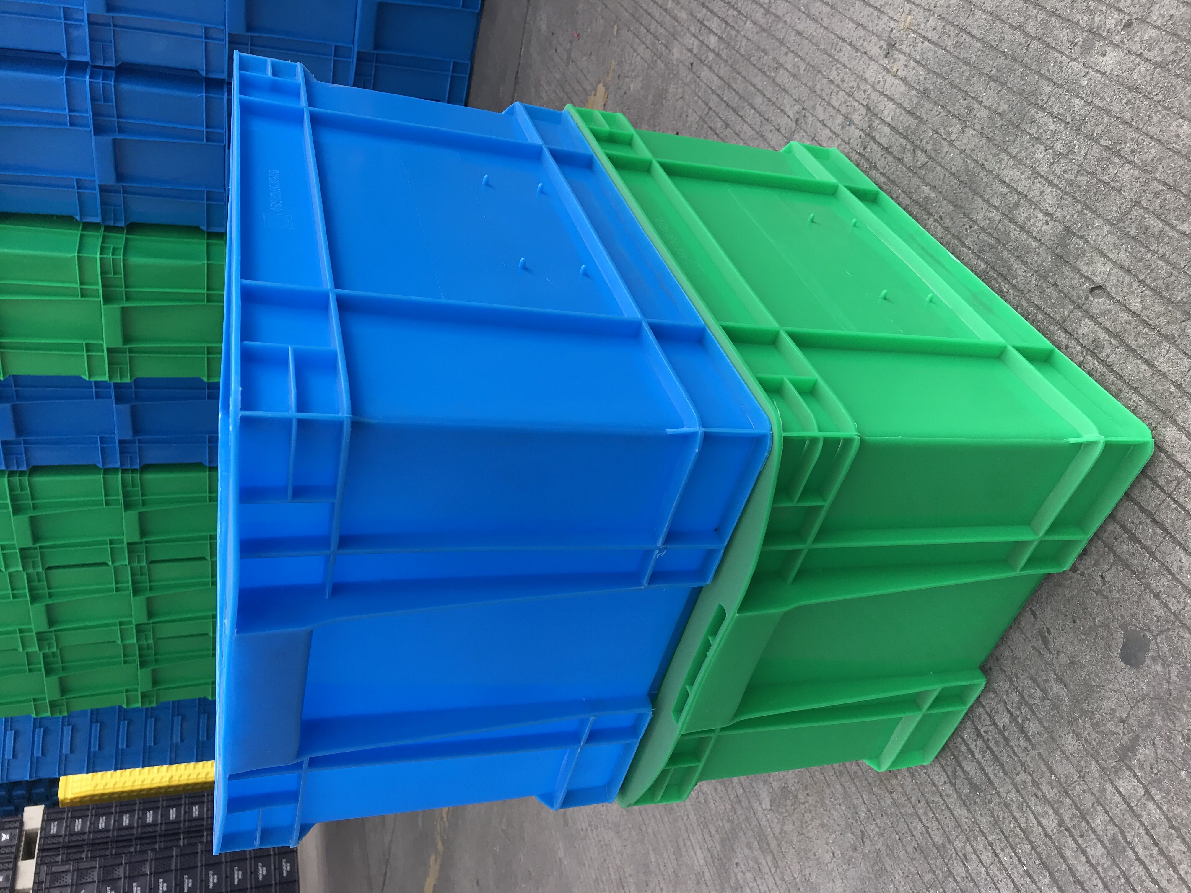 廠家直銷加厚款塑料箱 廠家直銷加厚周轉(zhuǎn)箱450*235