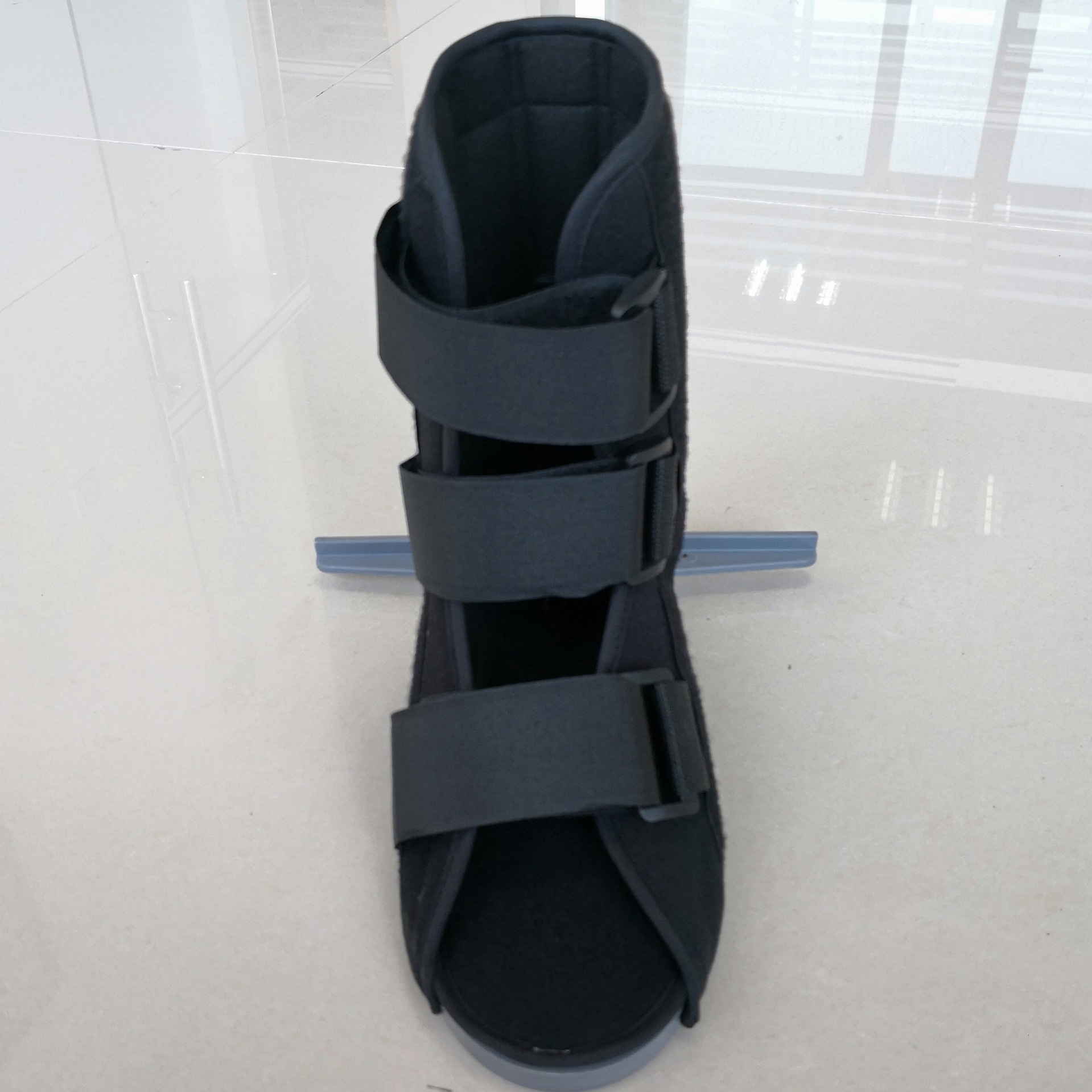 【批發(fā)出售】木板矯正鞋 粘扣固定 醫(yī)用木板矯正鞋  丁字鞋粘扣固定