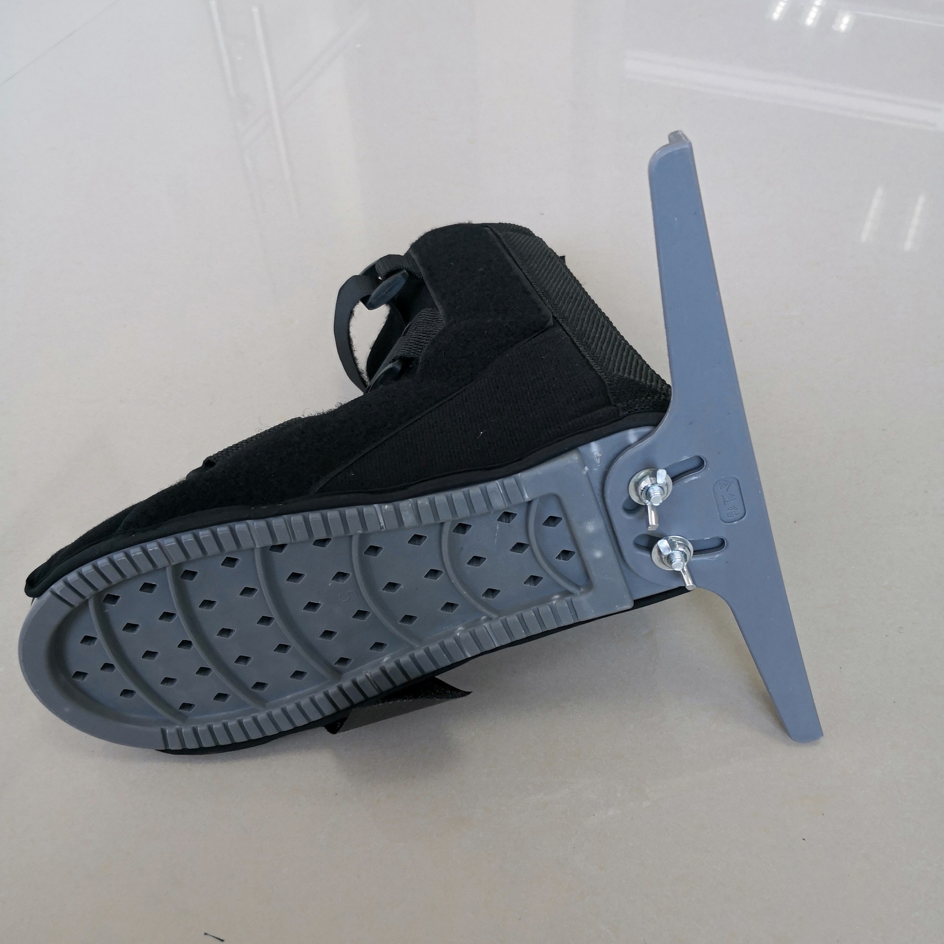 【批發(fā)出售】木板矯正鞋 粘扣固定 醫(yī)用木板矯正鞋  丁字鞋粘扣固定