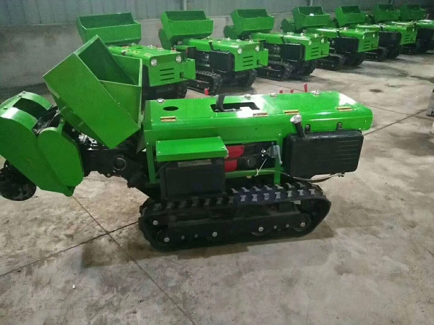 世超牌履帶式拖拉機(jī) 田園管理機(jī) 履帶式大棚王