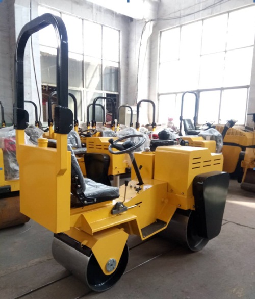 濟(jì)寧小型壓路機(jī)廠家，駕駛式壓路機(jī)CYJ-850