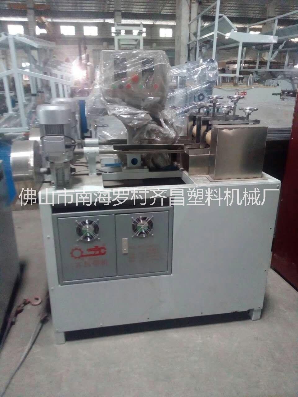 供應(yīng)熱熔膠棒設(shè)備