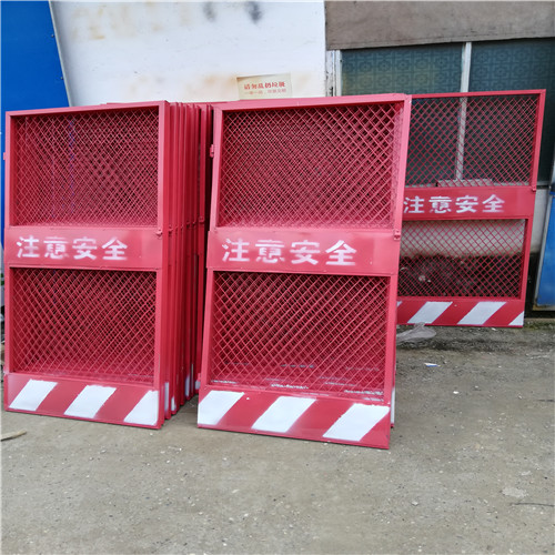 廣西工地電梯防護(hù)門  南寧施工電梯防護(hù)門