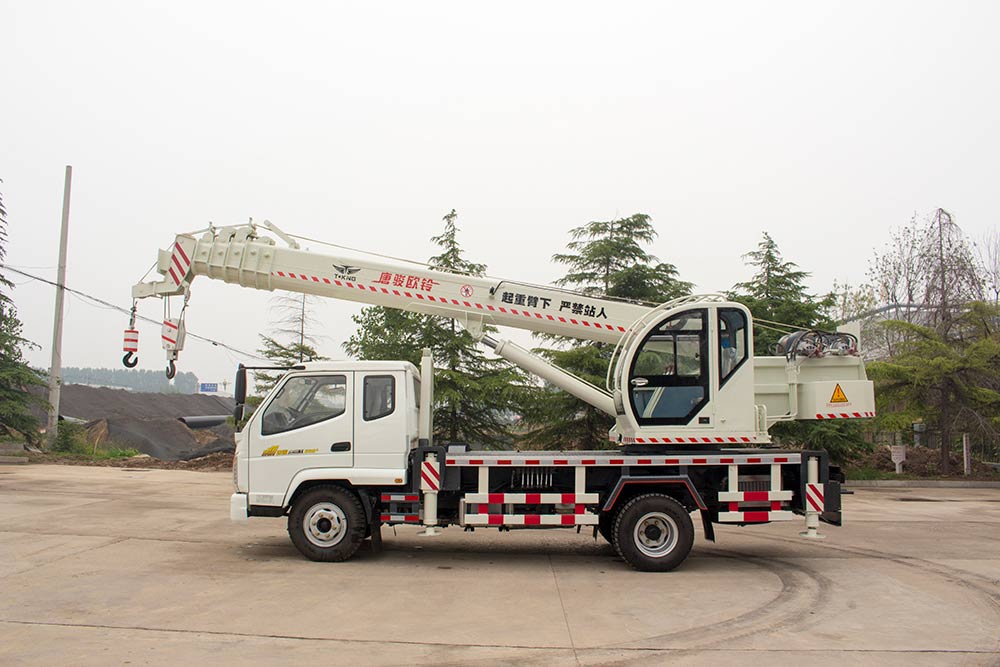 唐駿10噸吊車 10噸小吊車 汽車起重機(jī)