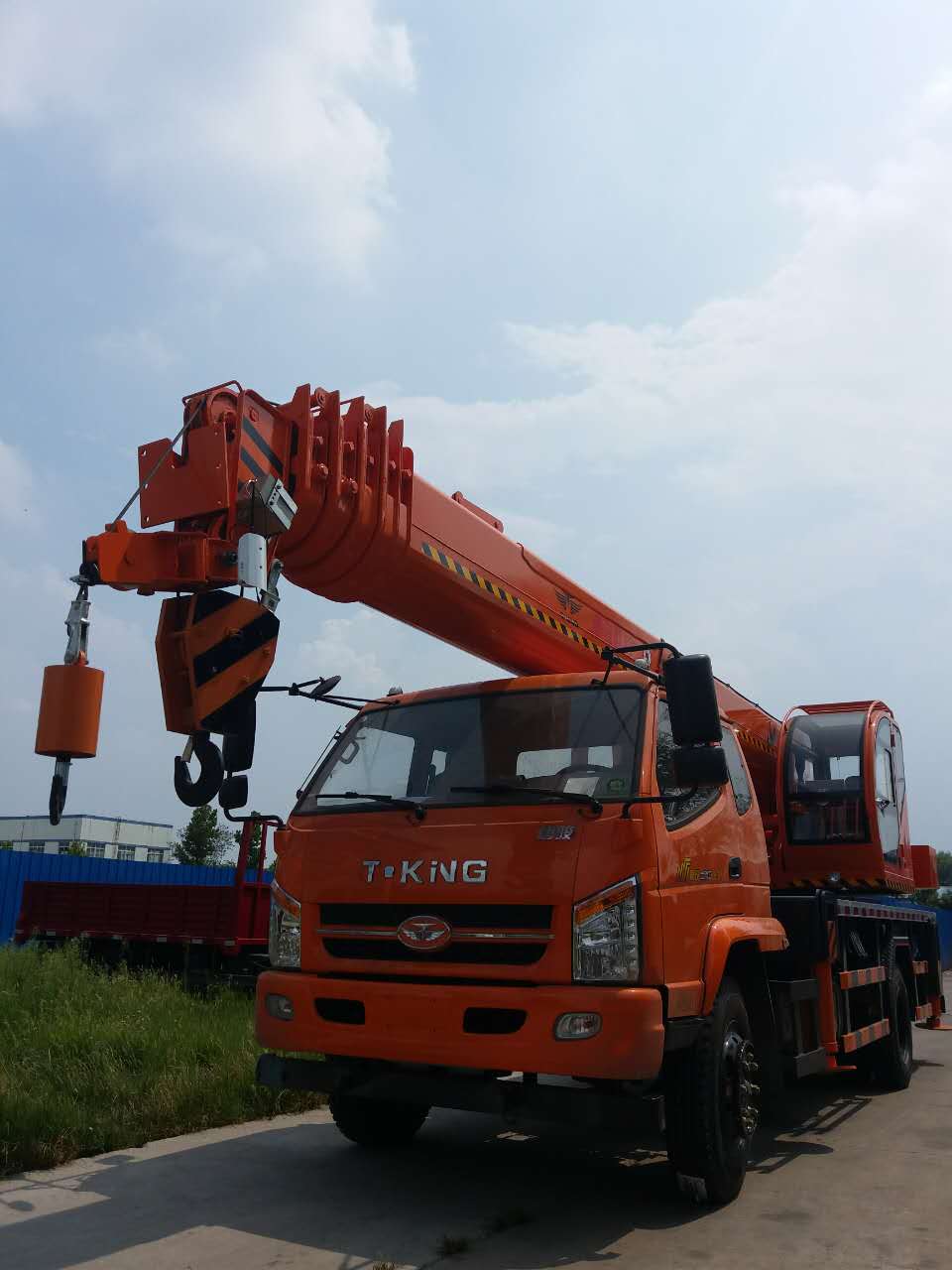 唐駿吊車  10噸吊車  新款吊車 吊車報價 吊車質(zhì)量