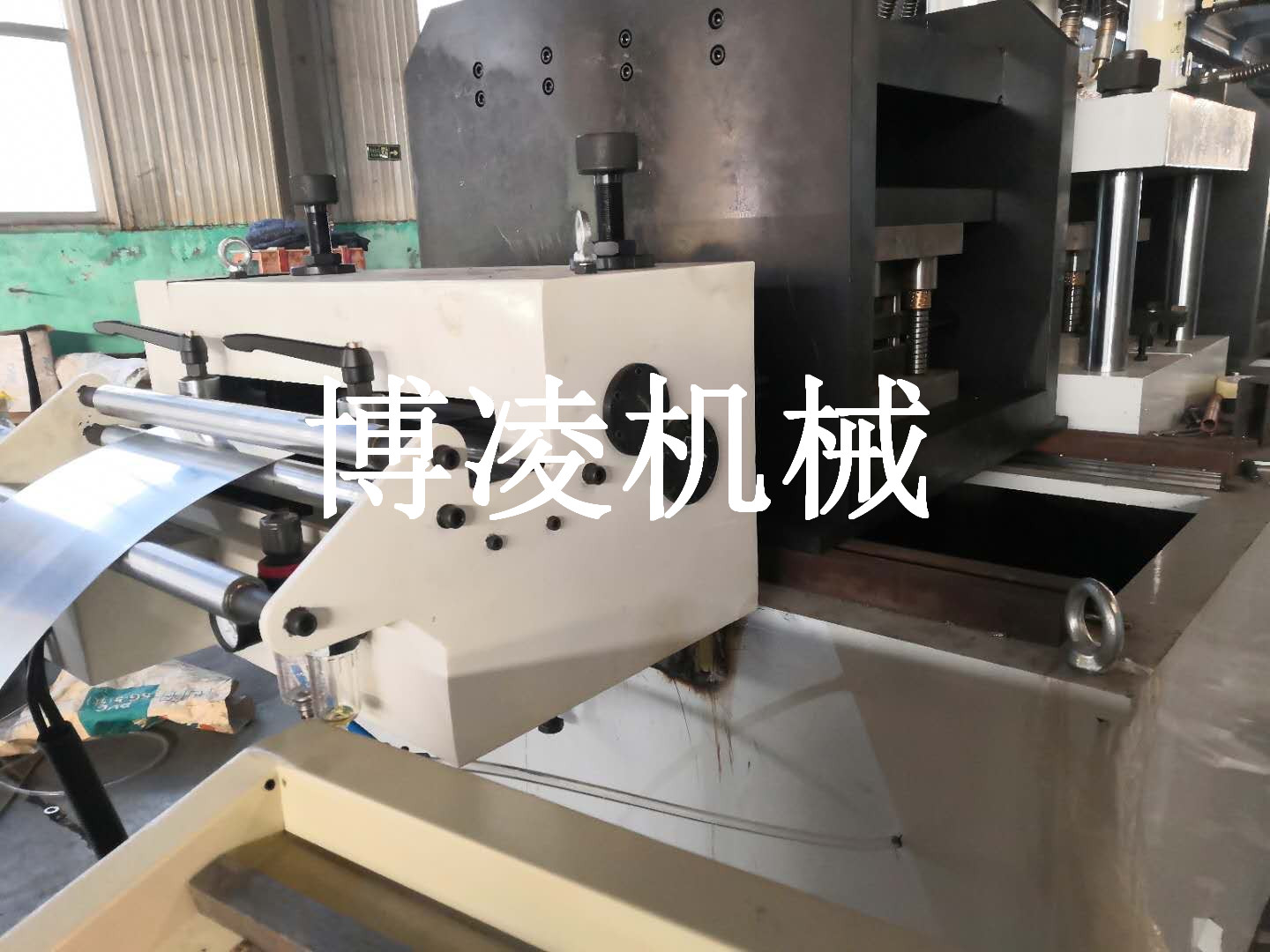 配電箱全自動生產(chǎn)設(shè)備