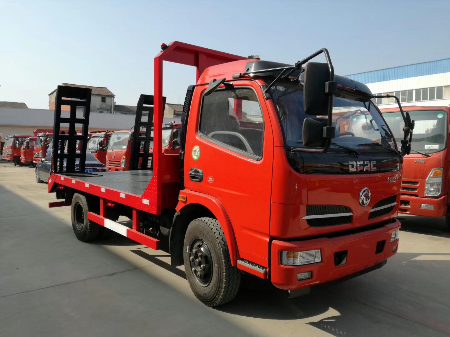 藍牌東風平板運輸車  廠家出售 *惠