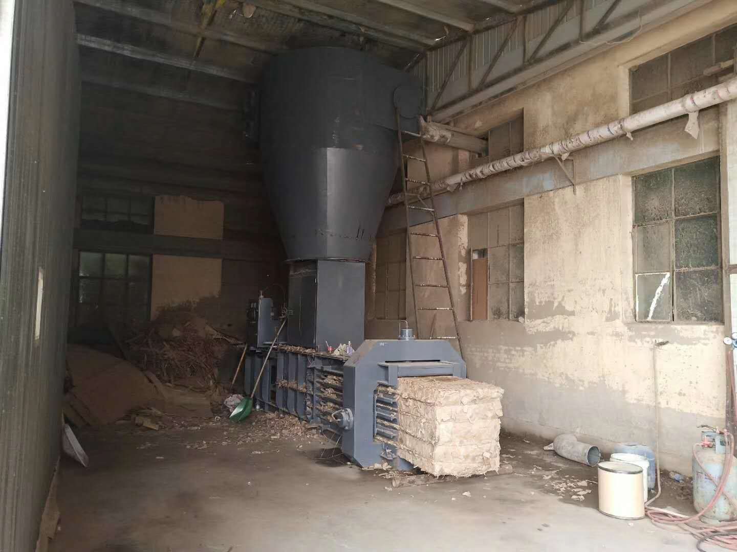 120噸-廢紙打包機