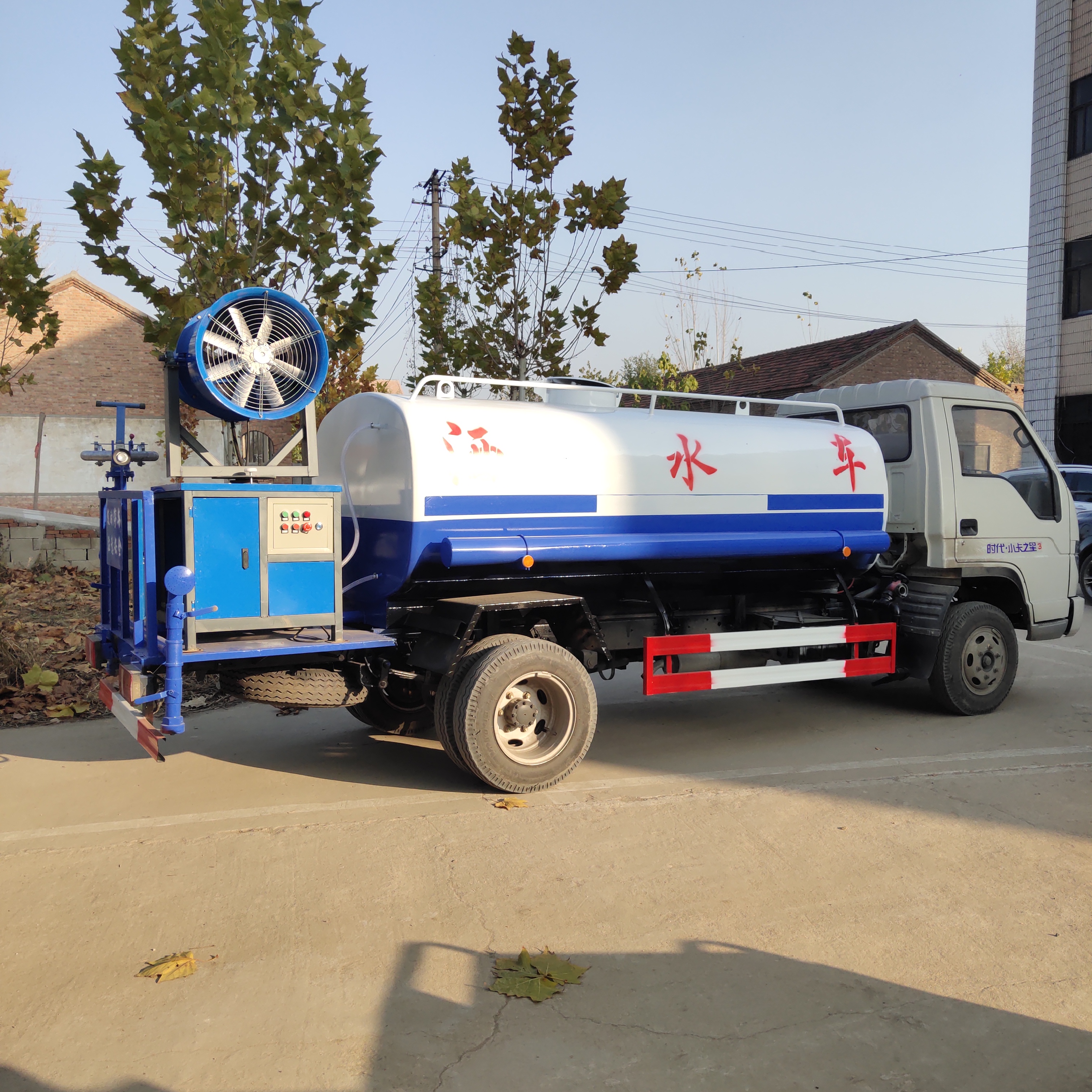 三輪灑水車工地霧炮噴灑車福田小型灑水車