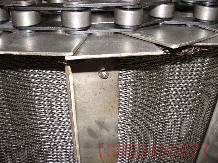 人字不銹鋼網(wǎng)鏈巧克力噴涂人字網(wǎng)帶價位耐高溫防腐蝕