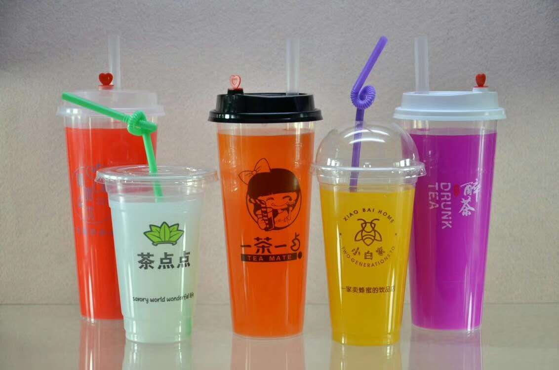 福建直筒高透耐用注塑奶茶杯，定制各類色彩型號吸管，高透明注塑杯，直筒外形設(shè)計