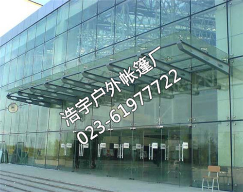 重慶陽臺(tái)無聲雨篷安裝 重慶伸縮蓬安裝 重慶商業(yè)固定篷價(jià)格 重慶戶外遮陽傘批發(fā)