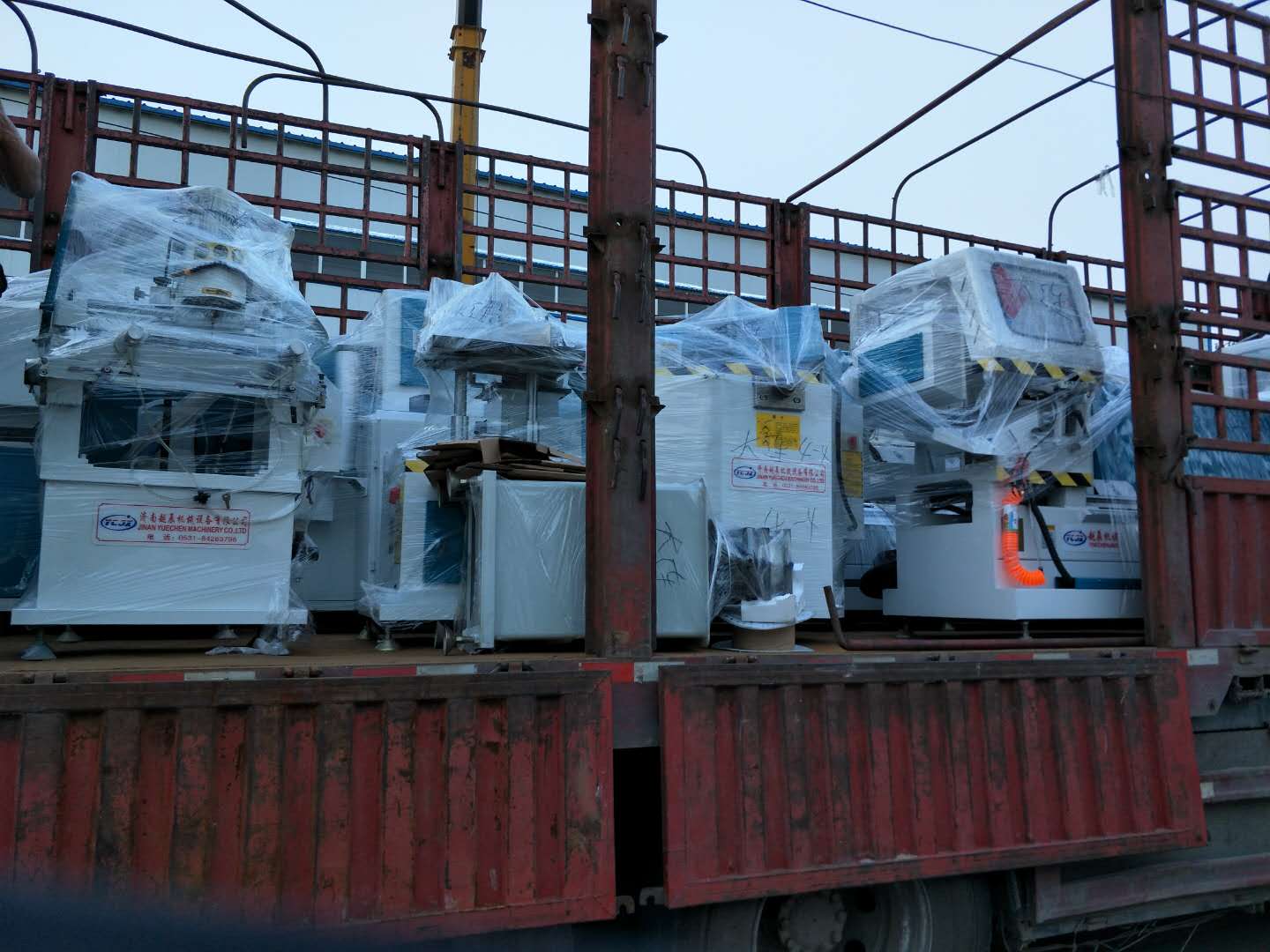 山東菏澤濟(jì)寧供應(yīng)單軸仿形銑床，斷橋鋁門窗設(shè)備設(shè)備一套多少錢，斷橋鋁單軸方形銑床多少錢一臺(tái),菏澤報(bào)價(jià)多少錢一臺(tái)