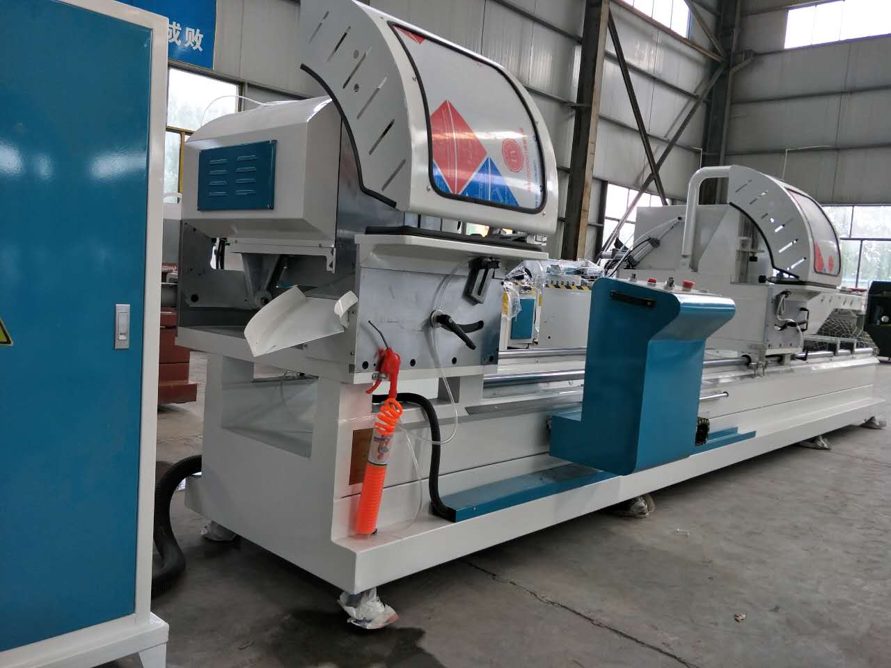 山東菏澤濟(jì)寧供應(yīng)單軸仿形銑床，斷橋鋁門窗設(shè)備設(shè)備一套多少錢，斷橋鋁單軸方形銑床多少錢一臺(tái),菏澤報(bào)價(jià)多少錢一臺(tái)