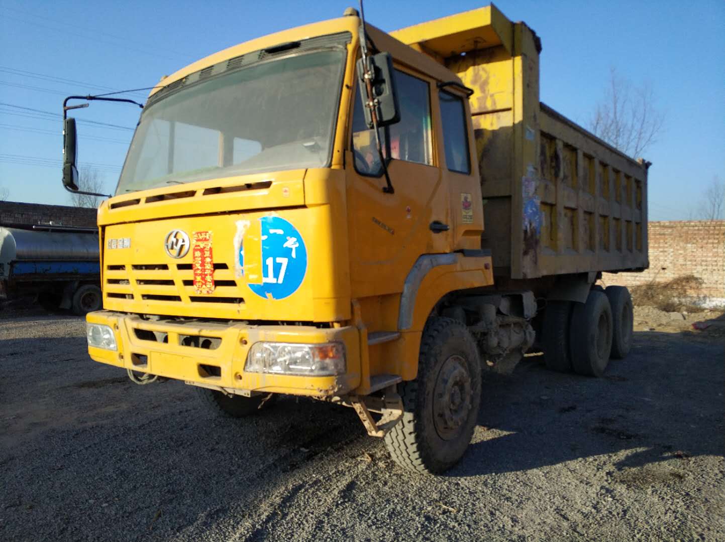 忻州鴻運(yùn)二手車大量出售紅巖金剛