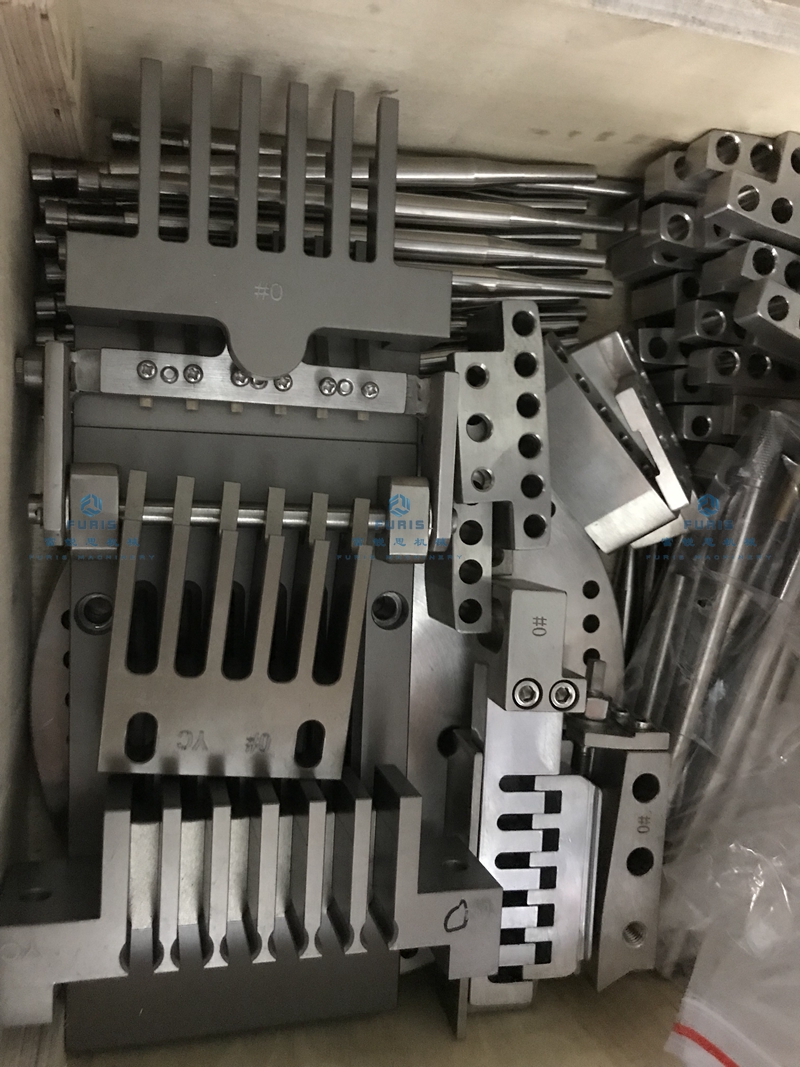 廠家直銷現(xiàn)貨*填充藥粉機(jī)*尺寸可定做