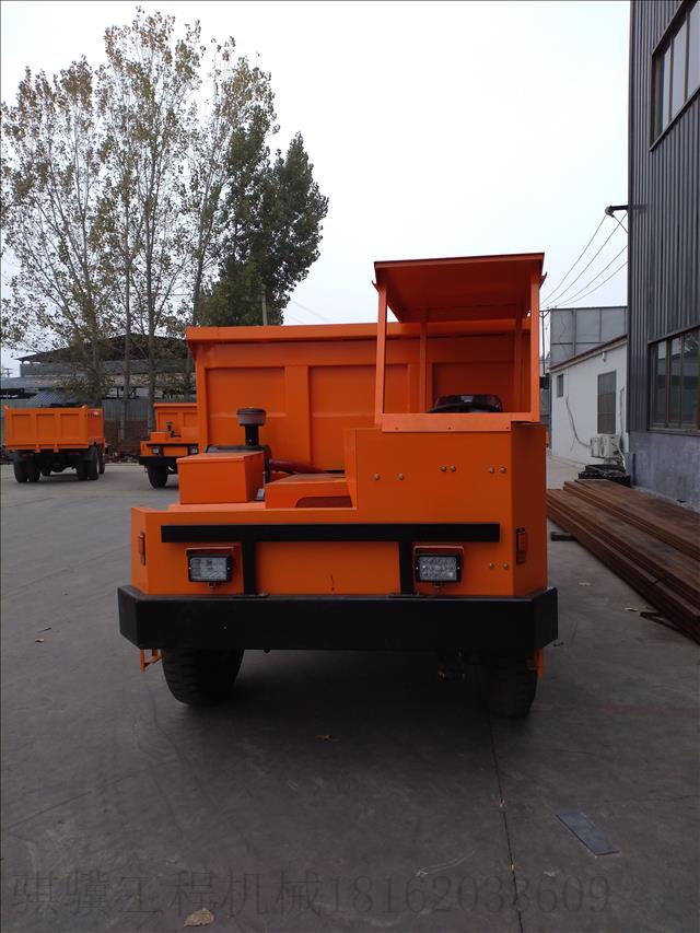 廠家直銷四不像拉磚拉土四驅(qū)工程自卸拖拉機(jī)