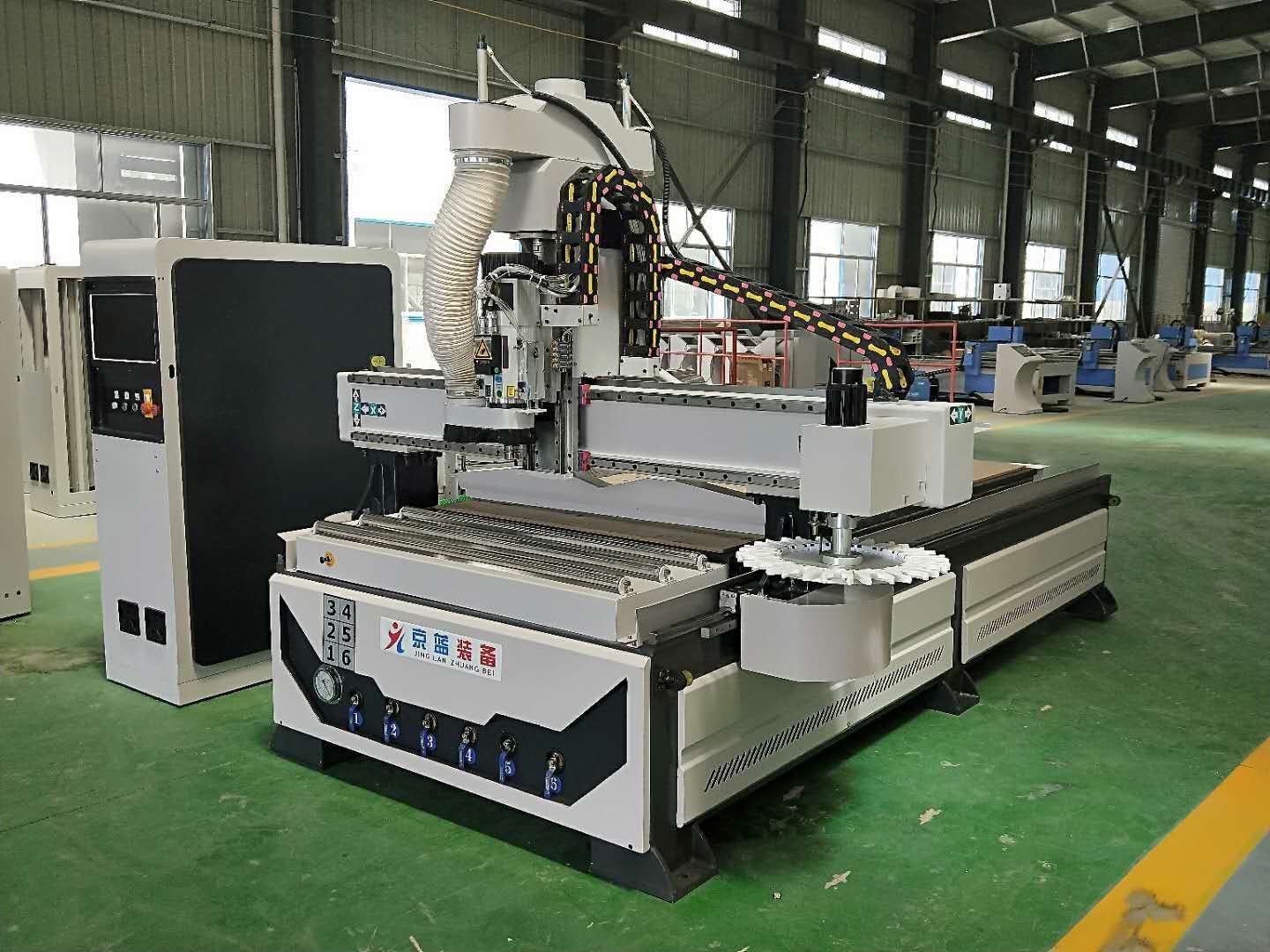 全自動(dòng)數(shù)控開料機(jī)全屋定制高端設(shè)備 圓盤16把刀自動(dòng)換刀加工中心 開料機(jī) 木工雕刻機(jī)