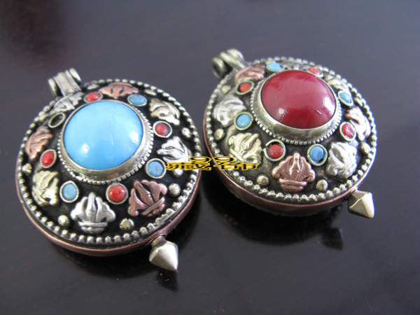 紅銅鑲寶石十相自在嘎烏盒吊墜，紅銅鑲寶石廠家，紅銅鑲寶石圖片，紅銅鑲寶石材料，紅銅鑲寶石批發(fā)，紅銅鑲寶石質(zhì)量，