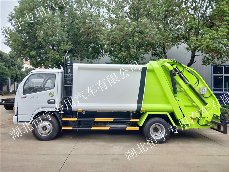 東風多利卡壓縮垃圾車箱體容積4至6立方壓縮垃圾車廠家直銷全國聯(lián)保