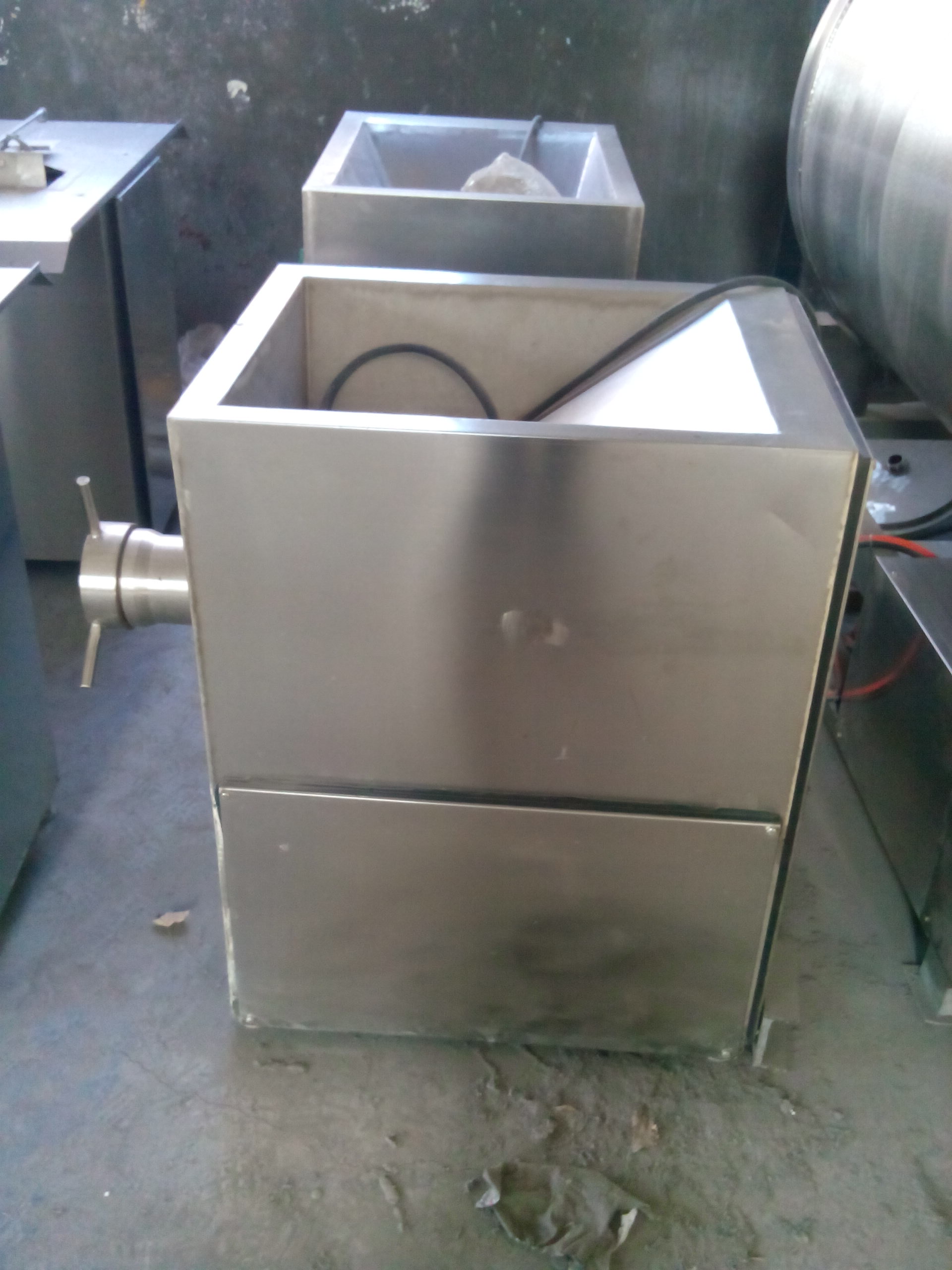 供應(yīng)100型全不銹鋼凍肉絞肉機