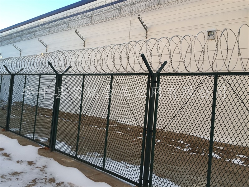 供應(yīng)不銹鋼刀刺網(wǎng) 蛇腹型刀刺網(wǎng) 監(jiān)獄刀刺網(wǎng)規(guī)格 刀刺網(wǎng)介紹