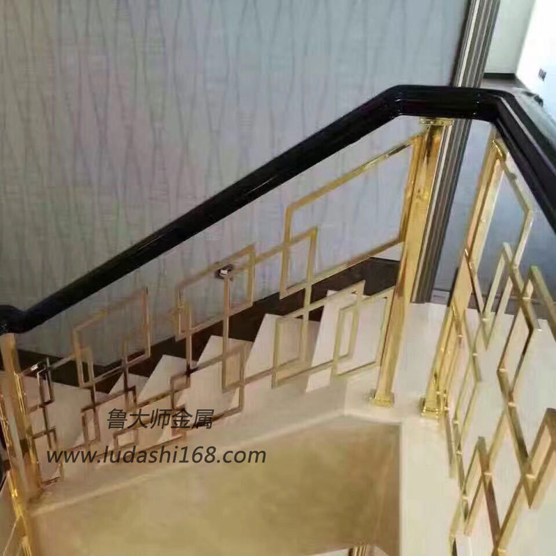 簡(jiǎn)約鋁合金K金無指紋雕花樓梯護(hù)欄 別墅鋁藝雕花樓梯扶手欄桿