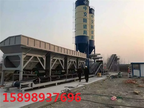 700噸水泥級配碎石拌和站,水泥穩(wěn)定碎石攪拌站,700型水穩(wěn)攪拌樓