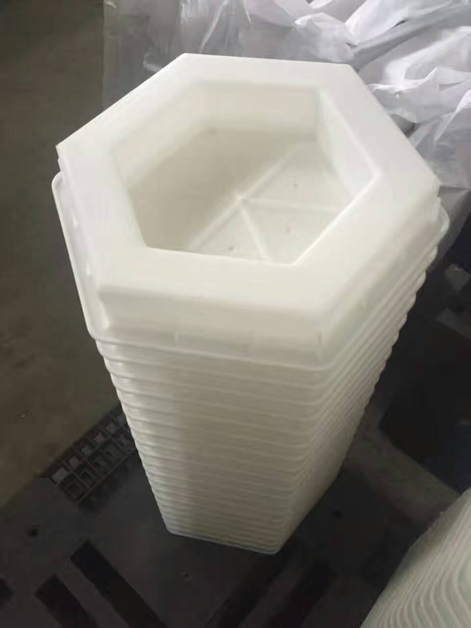 塑料模具廠就在黑龍江佳木斯盛達 塑料模具就找黑龍江佳木斯盛達建材