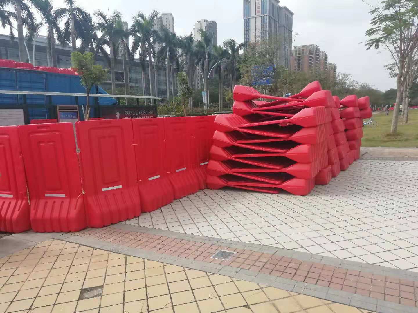 紅色高欄水馬護(hù)欄 江門道路交通施工臨時封閉護(hù)欄