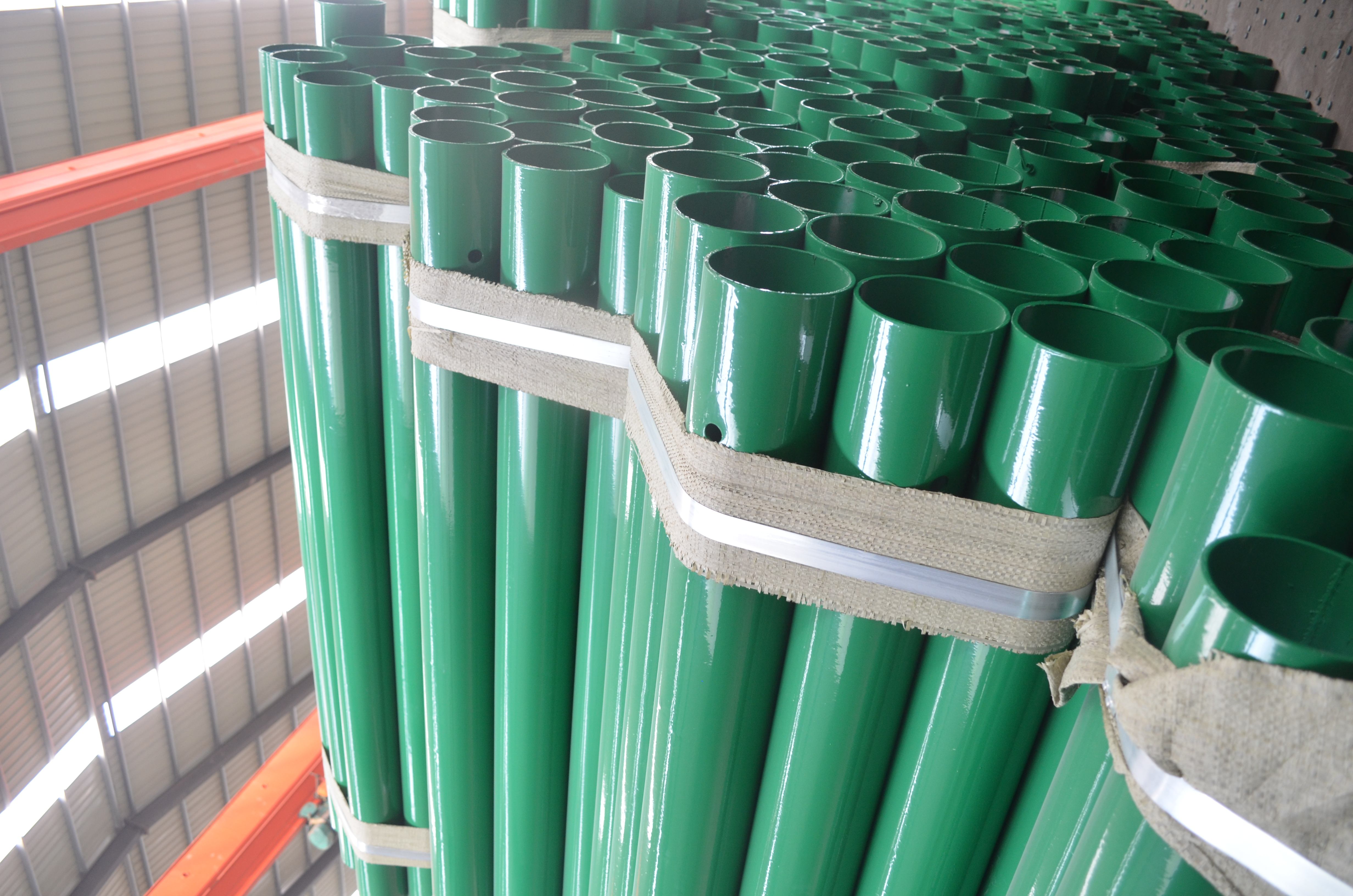 * 防撞公路護欄板