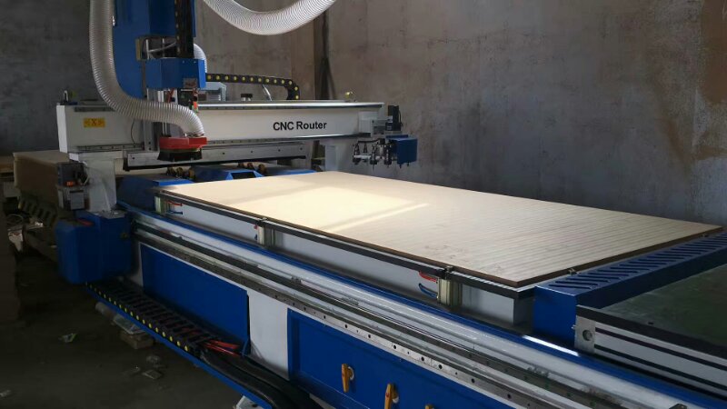 櫥柜門雕刻機、板式家具雕刻機、板式家具生產線