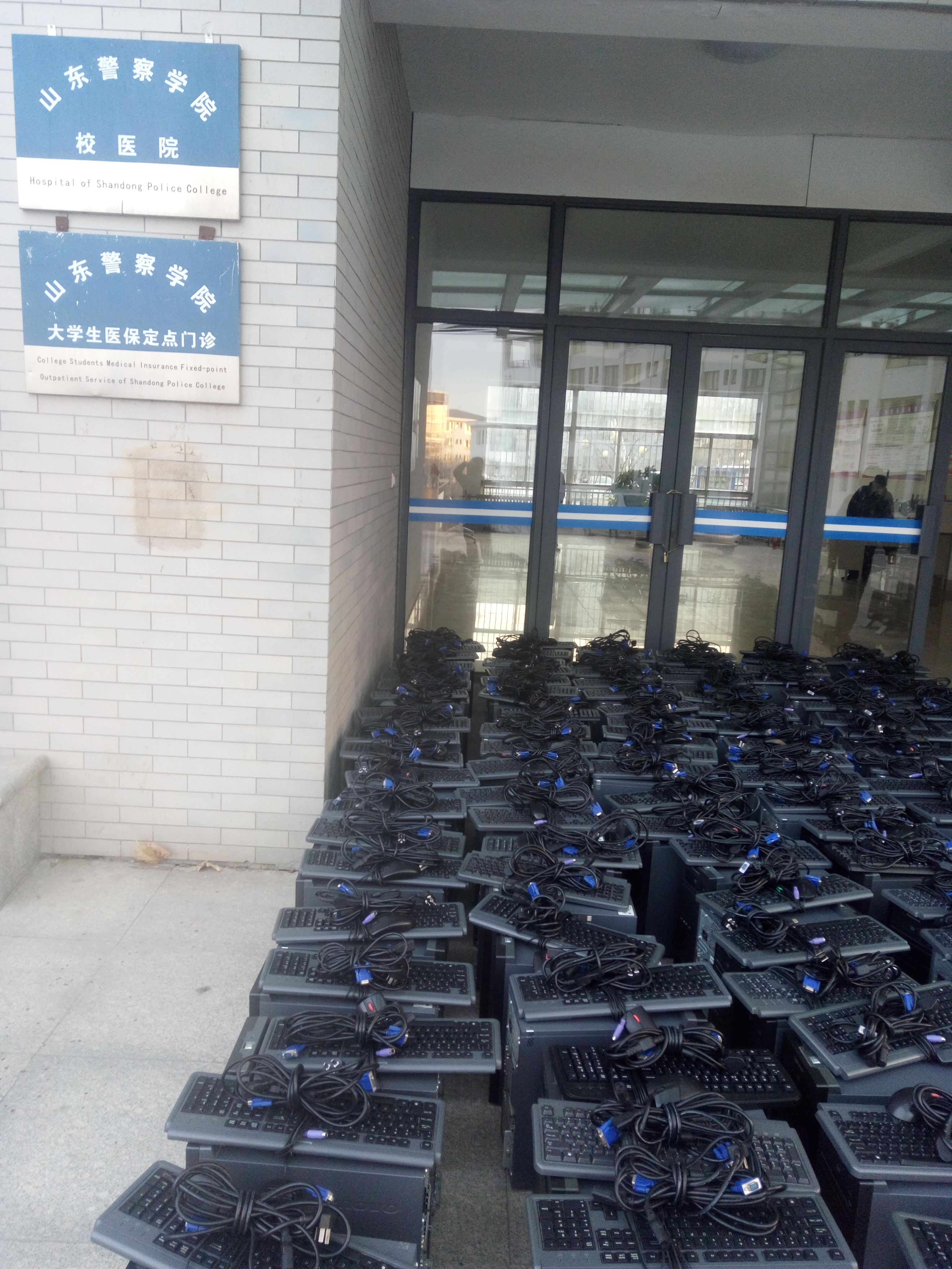 濟(jì)南單位搬家  濟(jì)南萬泰搬家..學(xué)校搬遷.倉庫搬運(yùn). 0531-88662035