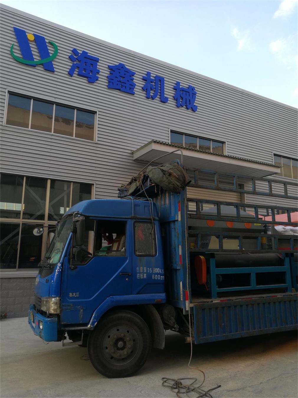 供應(yīng)湖北武漢玻璃噴砂機(jī) 武漢玻璃噴砂機(jī) 海鑫全自動(dòng)玻璃噴