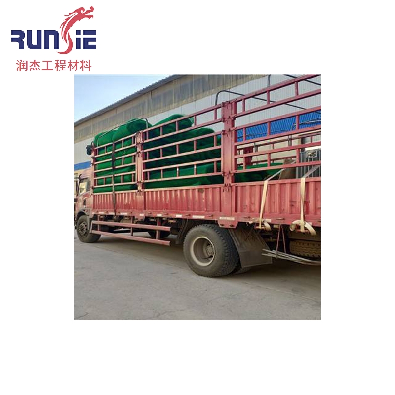 三維植被網(wǎng)廠家em3*非標(biāo)規(guī)格全現(xiàn)貨供應(yīng)護坡綠化土工網(wǎng)墊