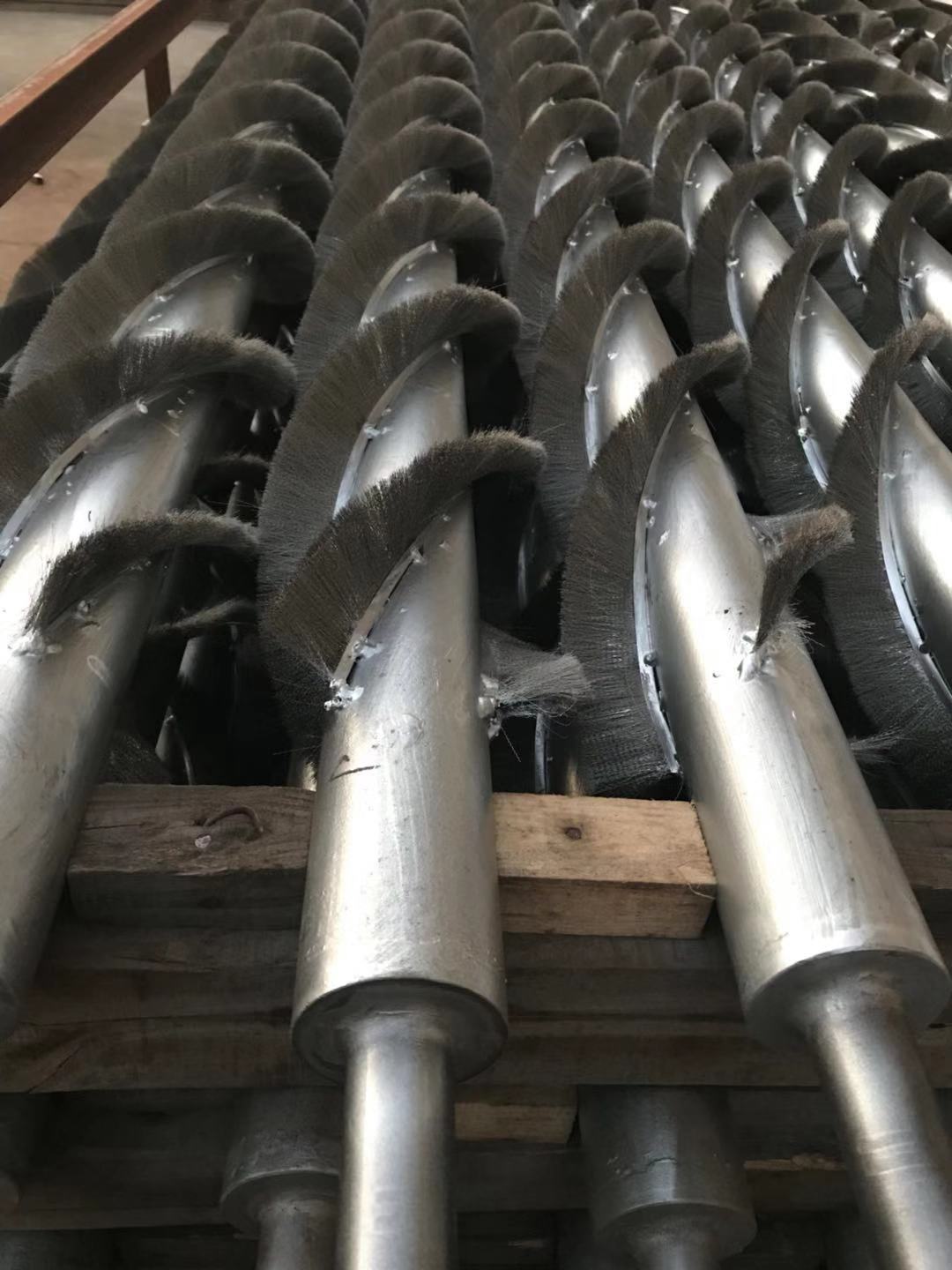 清灰刷  我廠生產(chǎn)各種機(jī)械毛刷工業(yè)用刷異形刷歡迎新老客戶來(lái)電咨詢