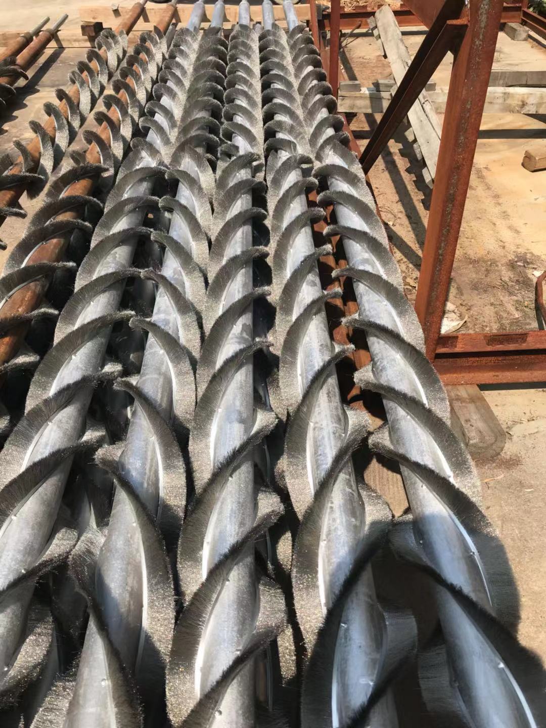 清灰刷  我廠生產(chǎn)各種機(jī)械毛刷工業(yè)用刷異形刷歡迎新老客戶來(lái)電咨詢