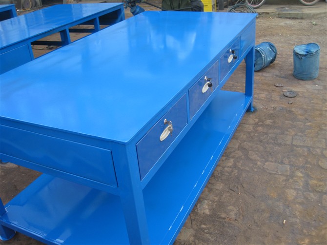 A3鋼鉗工工作臺(tái)工作桌生產(chǎn)商 學(xué)校*實(shí)訓(xùn)平臺(tái) 供應(yīng)A3鋼鉗工工作臺(tái)工作桌